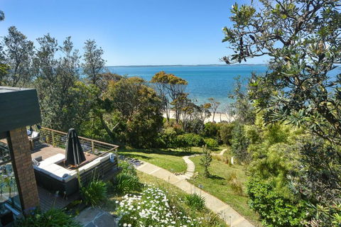 Absolute Beachfront - Darwin Holiday 0