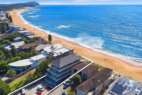 Absolute Beachfront Surf Unit In Terrigal/Wambi - Darwin Holiday 2