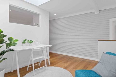Absolute Foreshore Lakeside Cottage - Darwin Holiday 2