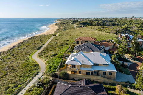 Absolute Oceanfront Escape - Darwin Holiday 0