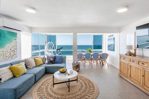 Absolute Oceanfront Yamba - Oceanstays - Darwin Holiday 2