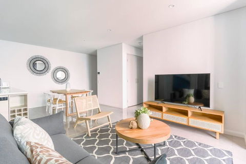 Absolute Oceanview BeachFront 2BR Apt - Darwin Holiday 4