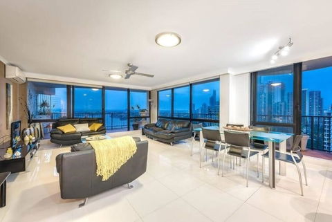 ABSOLUTE Riverfront 2br Apt, Views From Every Room - Darwin Holiday 1