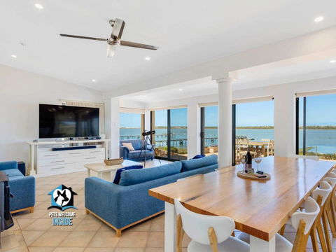 Absolute Water Frontage W/ Jetty + Boat Ramp - Darwin Holiday 0
