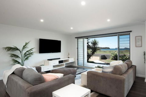 Absolute Waterfront, Amazing Views, Maloneys Beach - Darwin Holiday 1