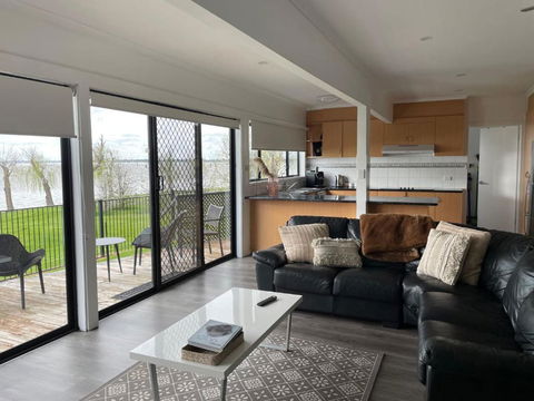 Absolute Waterfront At Woodlands - Darwin Holiday 3