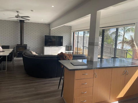 Absolute Waterfront At Woodlands - Darwin Holiday 4