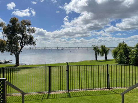 Absolute Waterfront At Woodlands - Darwin Holiday 1