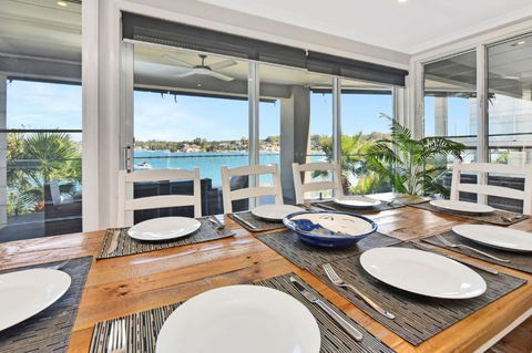 Absolute Waterfront Lakehouse Fishing Point Waterfront Pool Jetty - Darwin Holiday 4