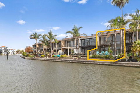 Absolute Waterfront Marina Views - Darwin Holiday 0