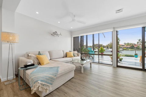 Absolute Waterfront Marina Views - Darwin Holiday 1