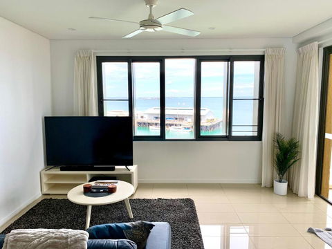 Absolute Waterfront - Tropical Oasis Over The Water - Darwin Holiday 2