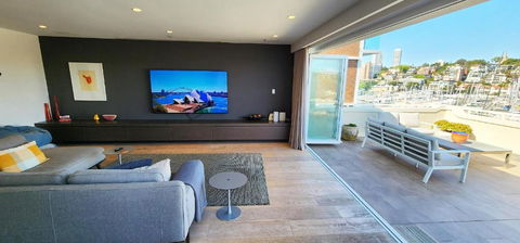 Absolute Waterfront With Oversized Private Terrace - Darwin Holiday 4