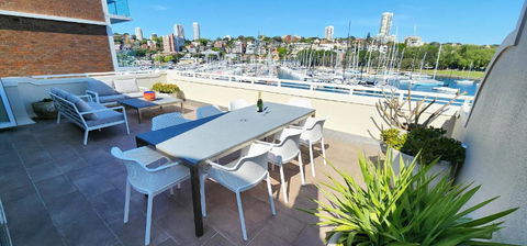 Absolute Waterfront With Oversized Private Terrace - Darwin Holiday 1