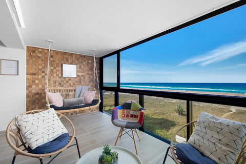 Absolutly Beachfront Surfers Paradise, Pure Shores! - Darwin Holiday 3