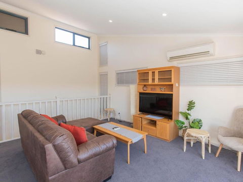 Acacia 4 2 Kirwan Close - Darwin Holiday 2
