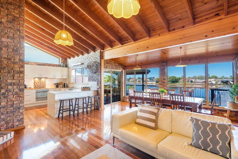 Acacia Shores - Waterfront - Darwin Holiday 2
