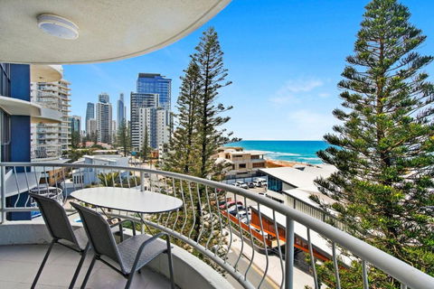 Acapulco Luxury 2 Bedroom Apartment - CoastHM - Darwin Holiday 0