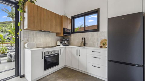 Accessible With Style! Sleeps 4, Pet - Friendly - Darwin Holiday 4