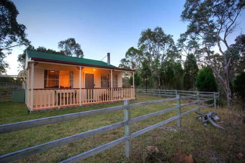 Accommodation Creek Cottages & Sundown View Suites - Darwin Holiday 2