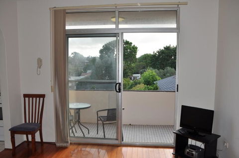 Accommodation Sydney Kogarah 2 Bedroom Apartment With Balcony - Darwin Holiday 4