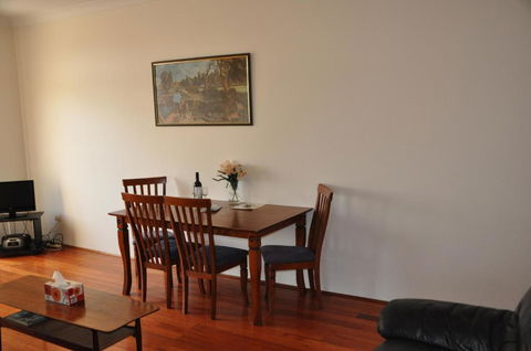 Accommodation Sydney Kogarah 2 Bedroom Apartment With Balcony - Darwin Holiday 3