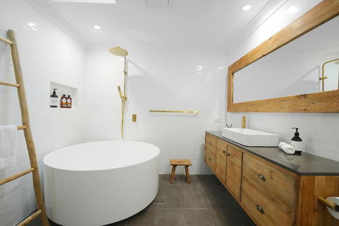 Acreage Estate -Ponies -Tennis Court -Spa - Darwin Holiday 4