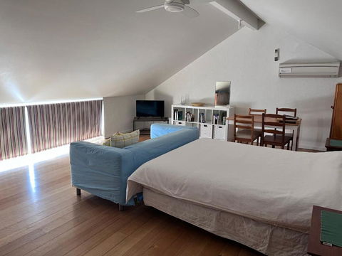 Adelaide Close CBD Large Private Studio Apartment In St Peters - Darwin Holiday 1