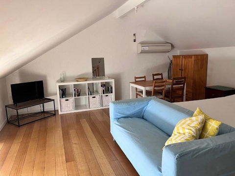 Adelaide Close CBD Large Private Studio Apartment In St Peters - Darwin Holiday 3