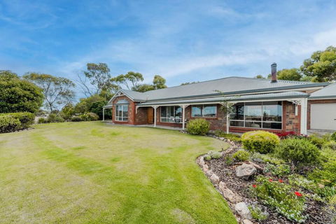 Adelaide Hills Country Paradise - Darwin Holiday 3