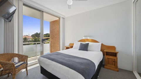 Affordable, Pool, Spa, Beach, Bbq, Sleeps 4 - Darwin Holiday 4