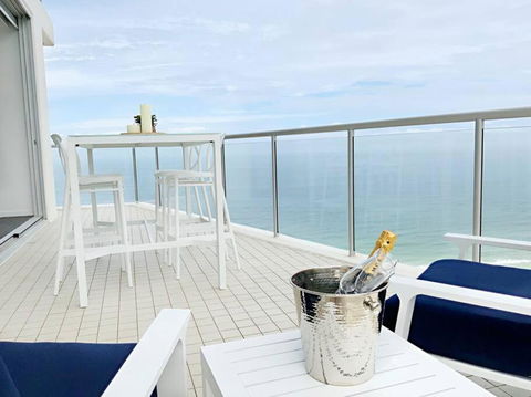 Air On Broadbeach Beachfront 2Level Stunning Apartment With 180 Degree Views - Darwin Holiday 4