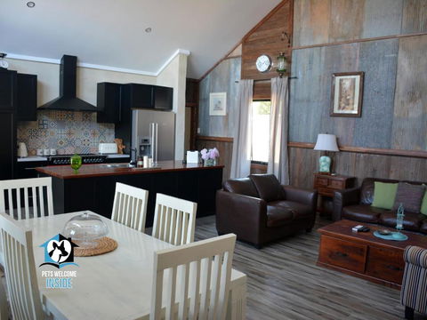 A Beautiful New Property, Walking Distance To The Beach In Esperance WA! - Darwin Holiday 2