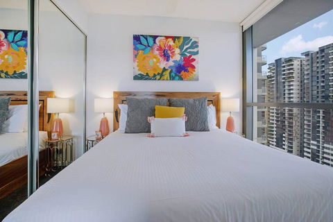 Above Brisbane King Suite With Rooftop Pool Deck - Darwin Holiday 1