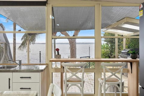 Absolute Waterfront Hidden Gem Toukley - Darwin Holiday 3