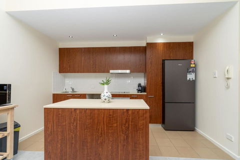Absolutely Spacious APT Unit Between ANU And City - Darwin Holiday 3