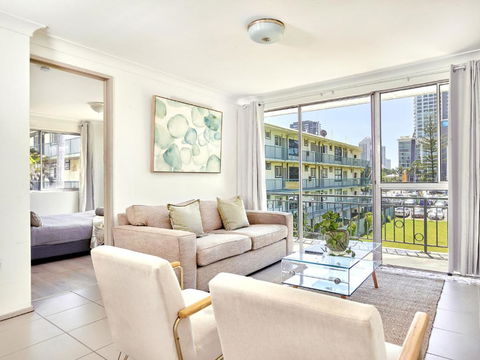 Affordable Accommodation In The Heart Of Surfers Paradise - Darwin Holiday 0