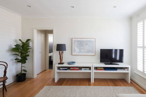 A Touch Of Tuscan Charm Off Toorak Road - Darwin Holiday 3