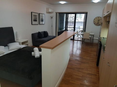 Accommodation Sydney Potts Point Pet Friendly Studio Apartment With Balcony - Darwin Holiday 0
