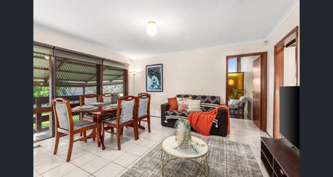 A Room In Mill Park - Darwin Holiday 4