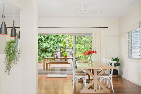 A Perfect Stay - The White Rabbit - Darwin Holiday 3