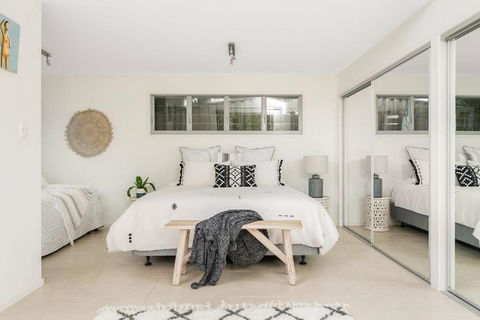 A Perfect Stay - The White Rabbit - Darwin Holiday 4