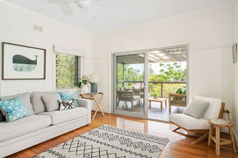A Perfect Stay - The White Rabbit - Darwin Holiday 0