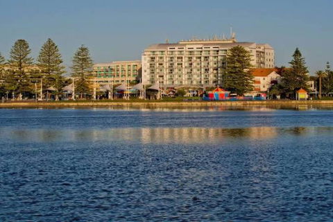 A-The Entrance Private Water Front 1 Bedroom Appartment At The Oaks - Darwin Holiday 1