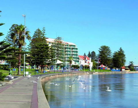 A-The Entrance Private Water Front 1 Bedroom Appartment At The Oaks - Darwin Holiday 0