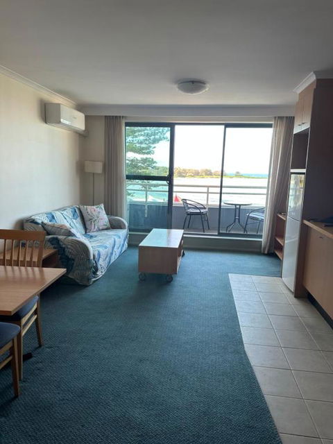 A-The Entrance Private Water Front 1 Bedroom Appartment At The Oaks - Darwin Holiday 3