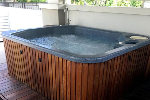 Amazing Rooftop Resort Experience With Hot Tub - Darwin Holiday 1