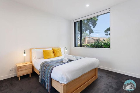 Aircabin - Five Dock - Stylish 2-Bed Apt Near Bay - Darwin Holiday 2