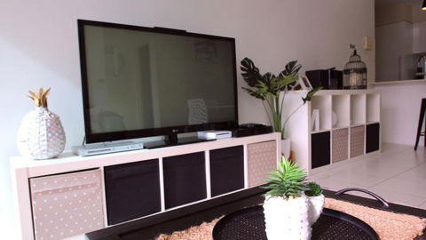 Aircon, Nespresso, Wine - Darwin Holiday 4