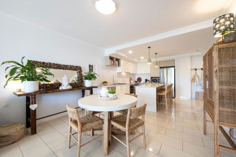 Airlie Sea View - Tropical Vibes Whitsundays - Darwin Holiday 3